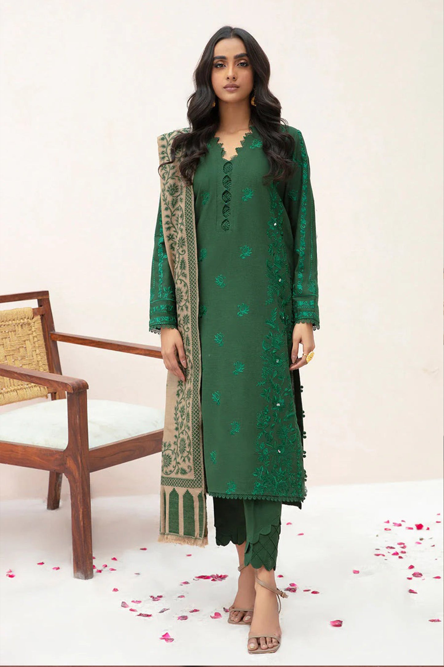 QN553-3PC Winter Dhannak Embroidered suit with Printed Shawll