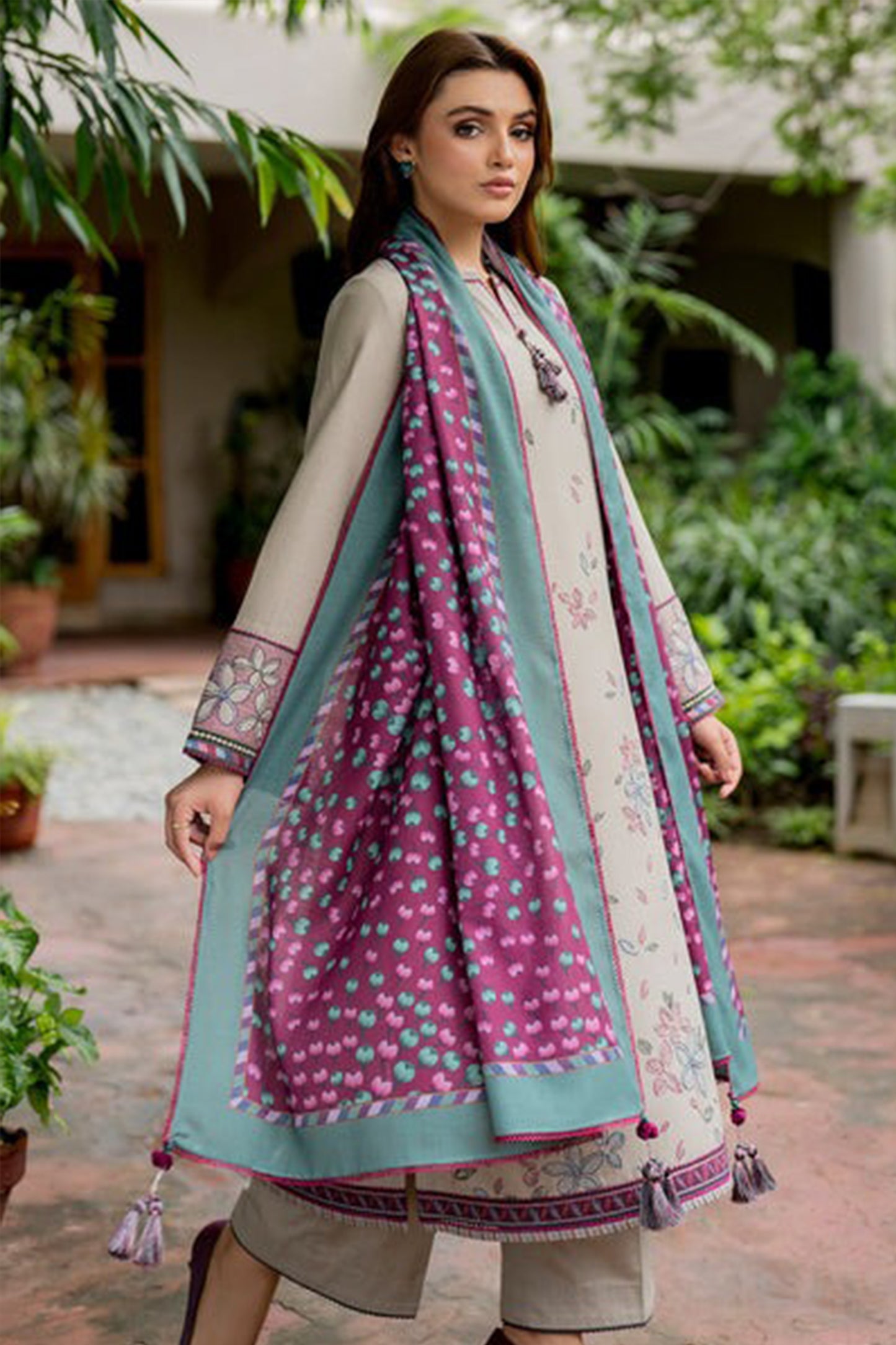 QN818-WINTER 3PC Dhannak Embroidered suit with Printed Shawll