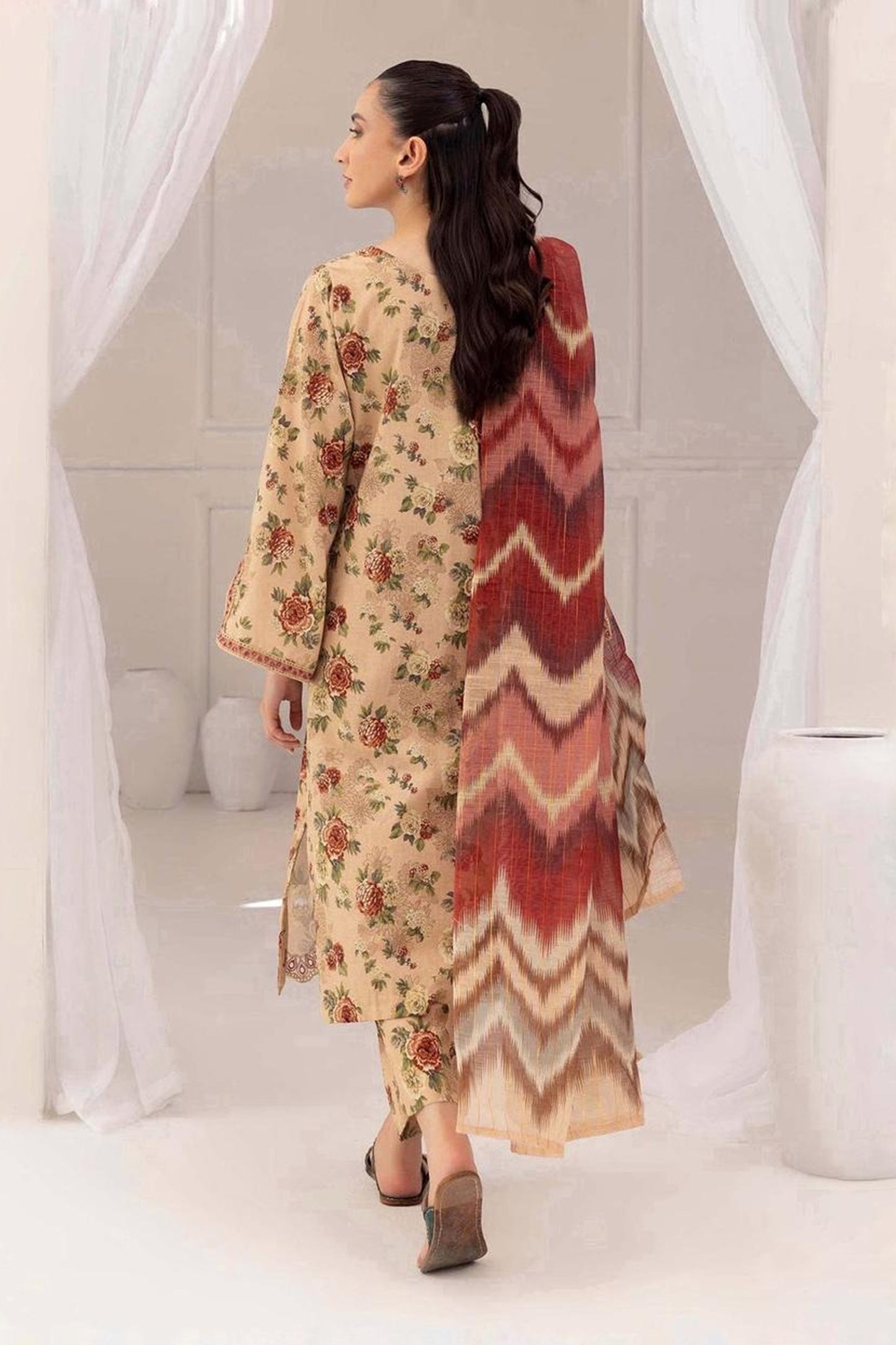 QN827- Winter 3PC Karandi Printed Suit