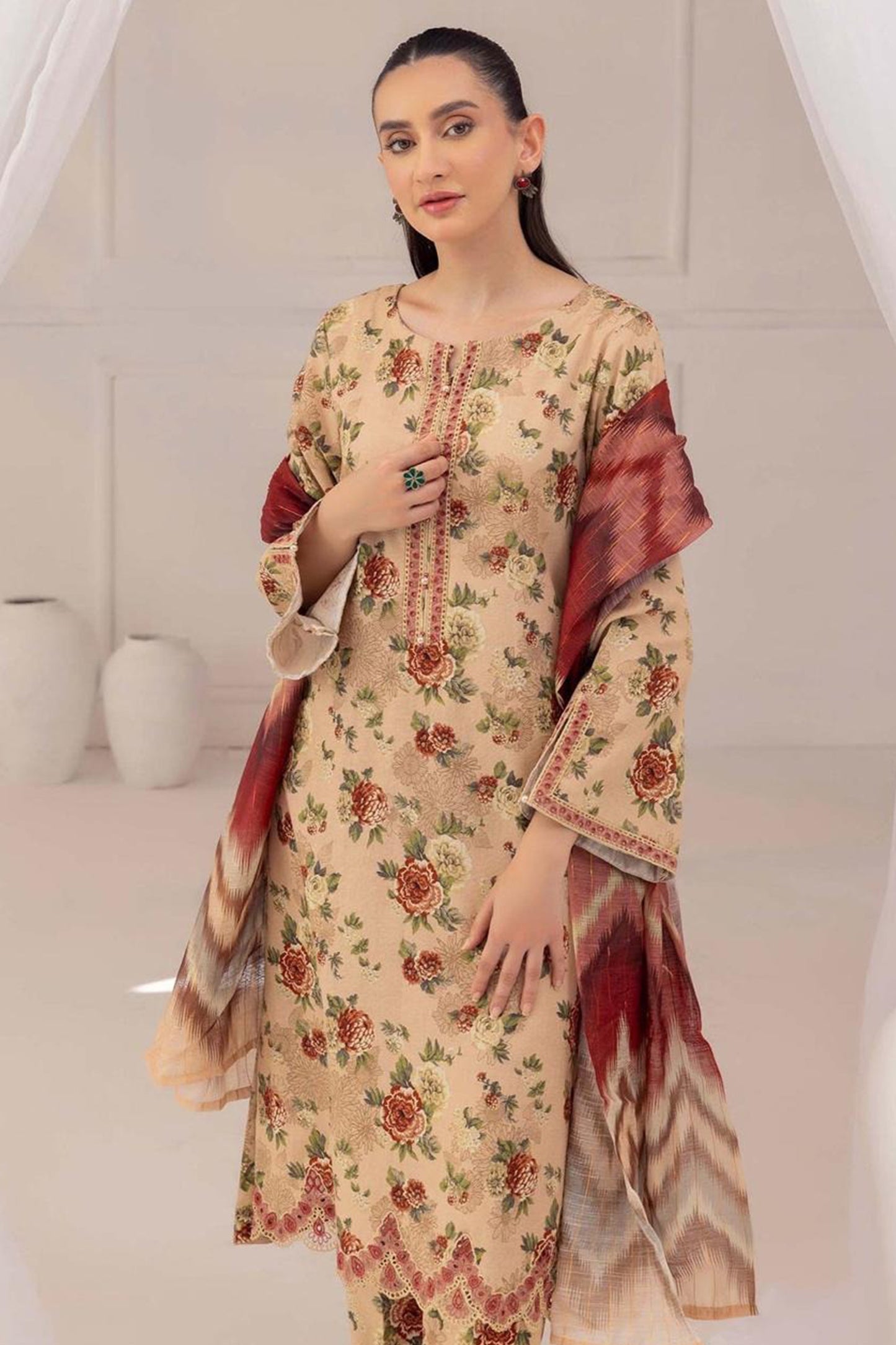QN827- Winter 3PC Karandi Printed Suit