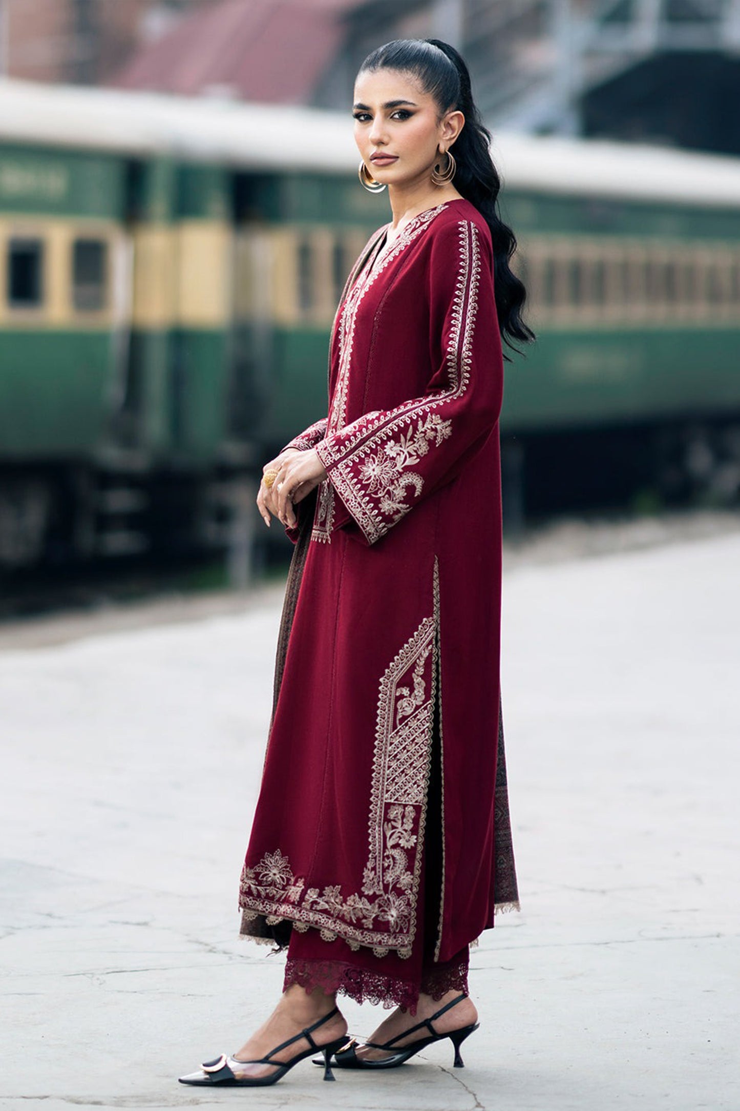 Jazmin - Winter 3PC Dhanak Embroidered Suit -QN1108