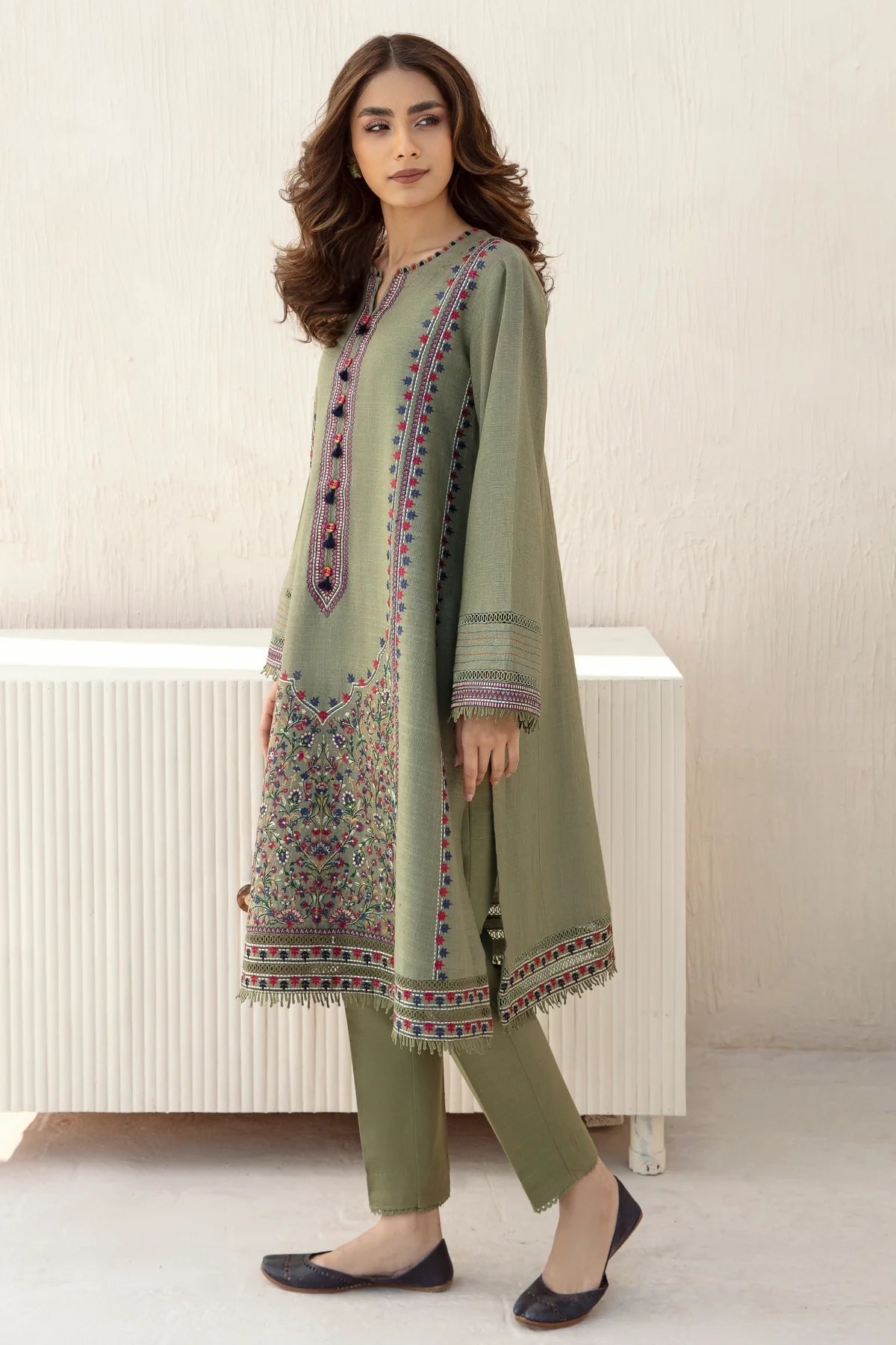 QN550-3pc Winter Embroidered khaddar Shirt With Bumble Wool Shawll