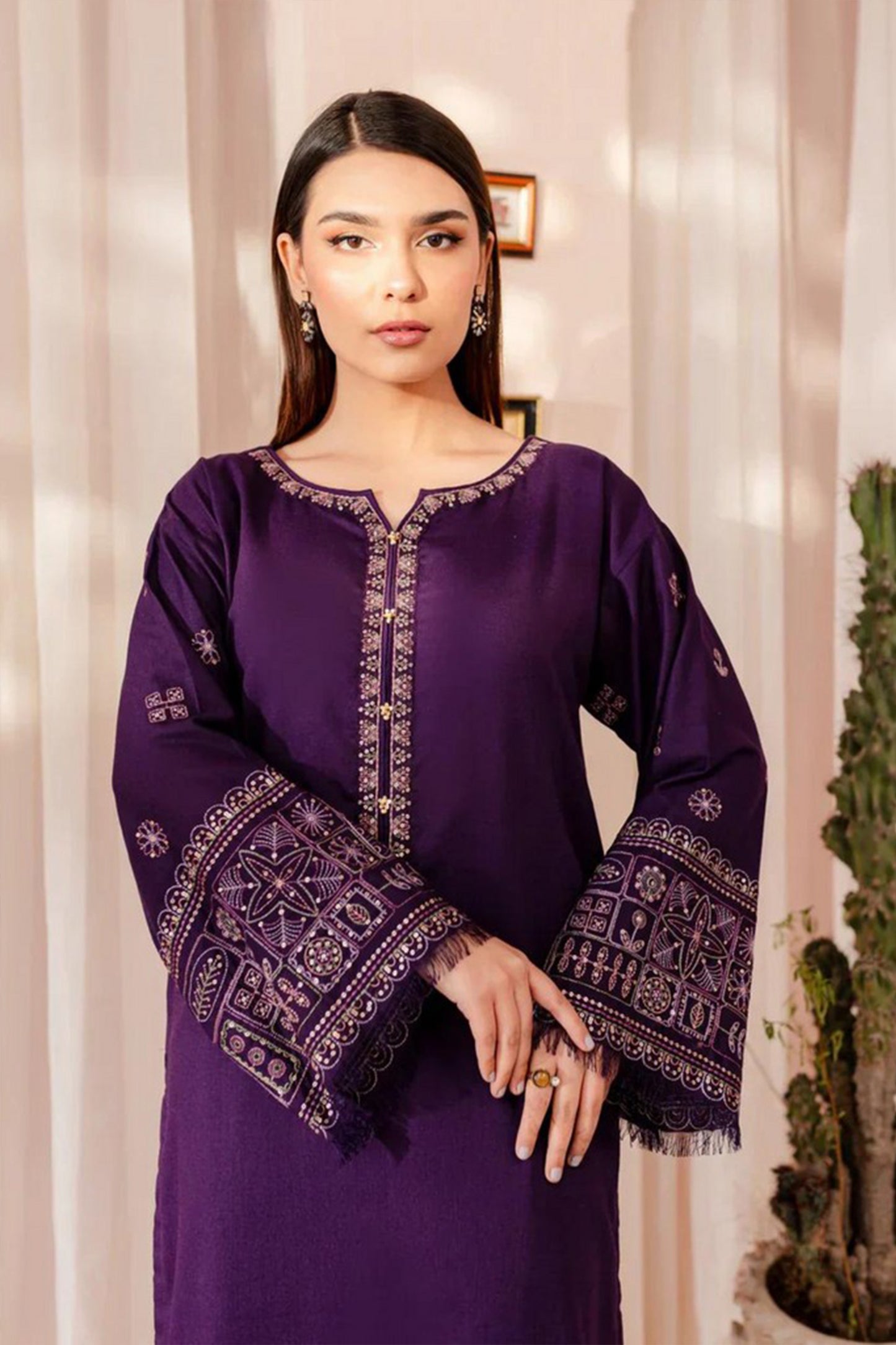 QN881 - 2PC dhank wool Embroidered Suit