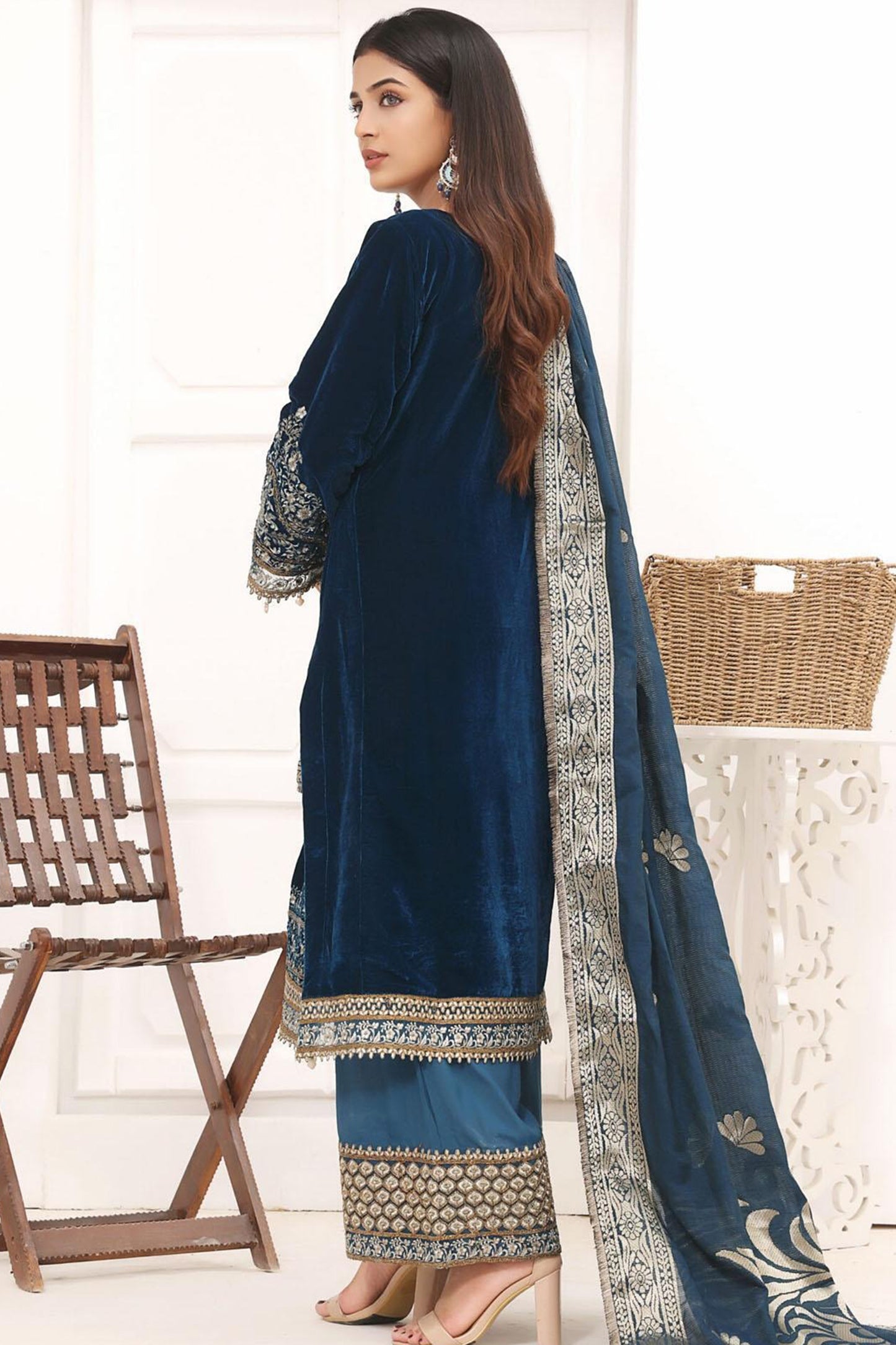 QN1112 -WINTER Velvet Embroidered with Printed organza duppatta Winter Collection