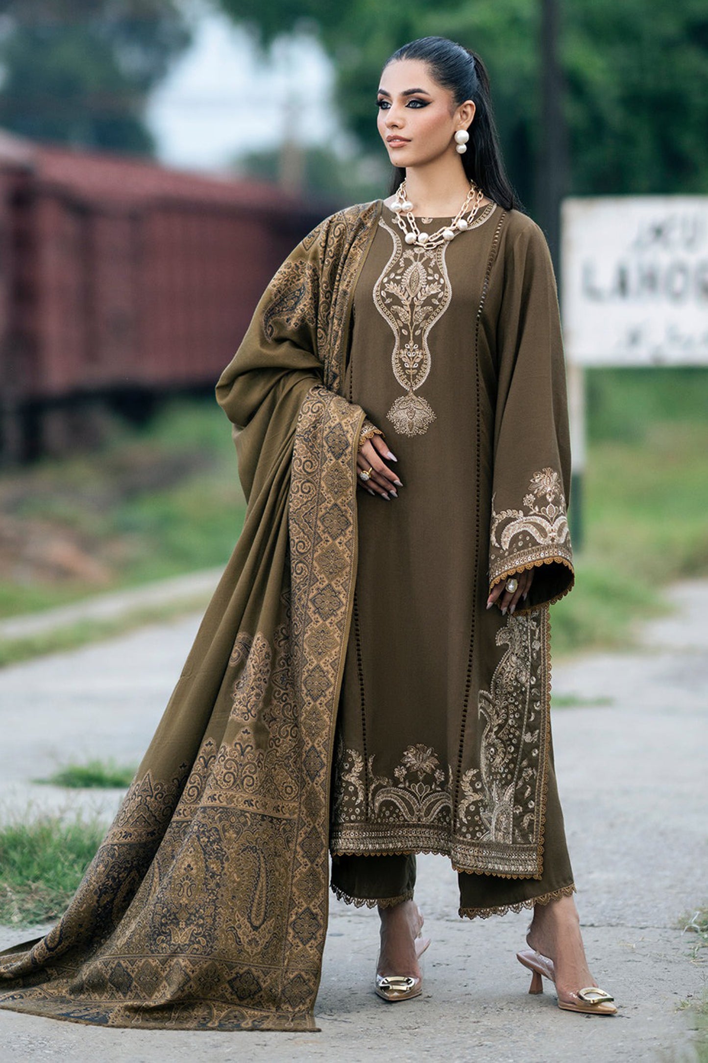 Jazmin - Winter 3PC Dhanak Embroidered Suit -QN1116