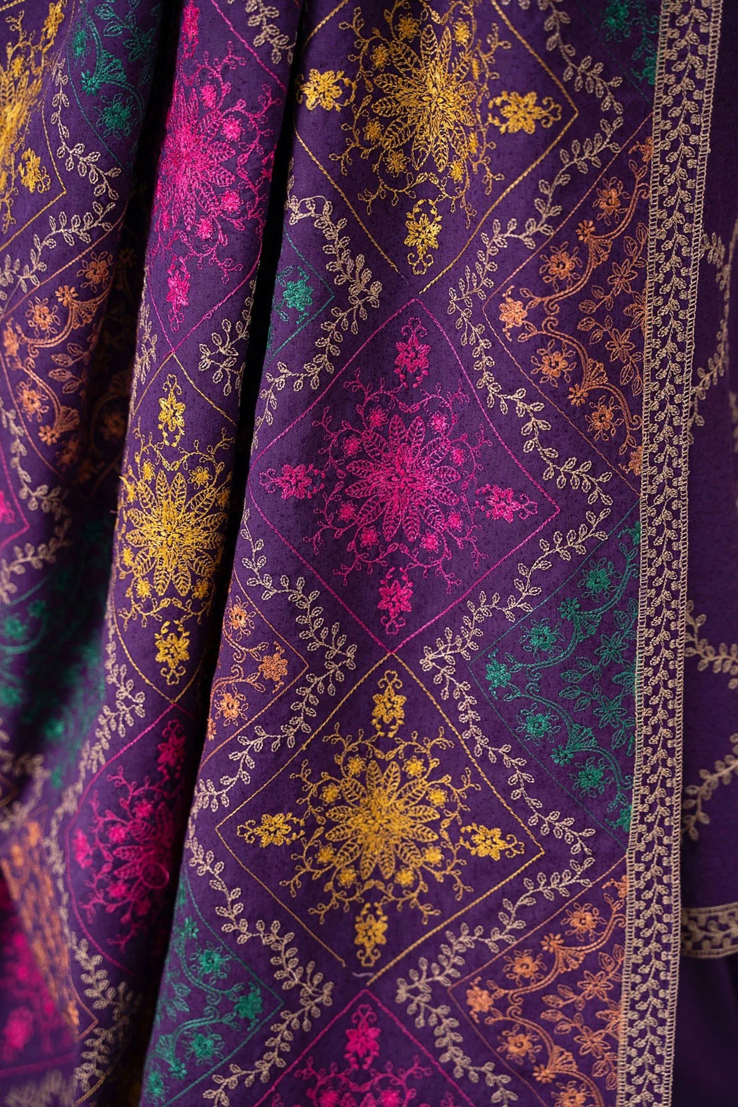 QN603-WINTER 3-Pc Embroidered Dhanak Suit with Heavy Embroidered Dhanak Shawll