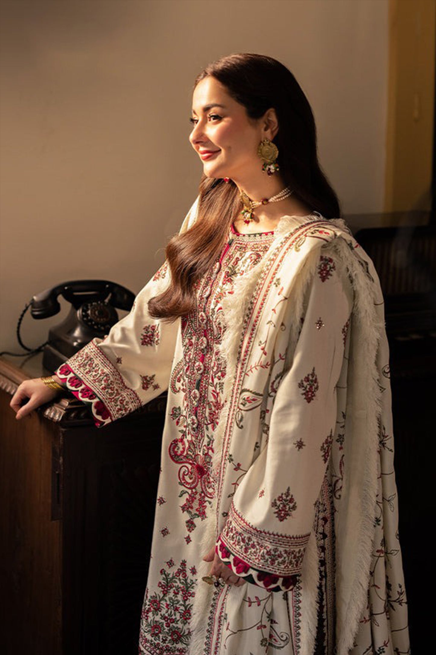 QN1120-Winter ASIM JOFA-3PC DHANAK EMBROIDERED SHIRT WITH DHANAK EMBROIDERED SHAWL
