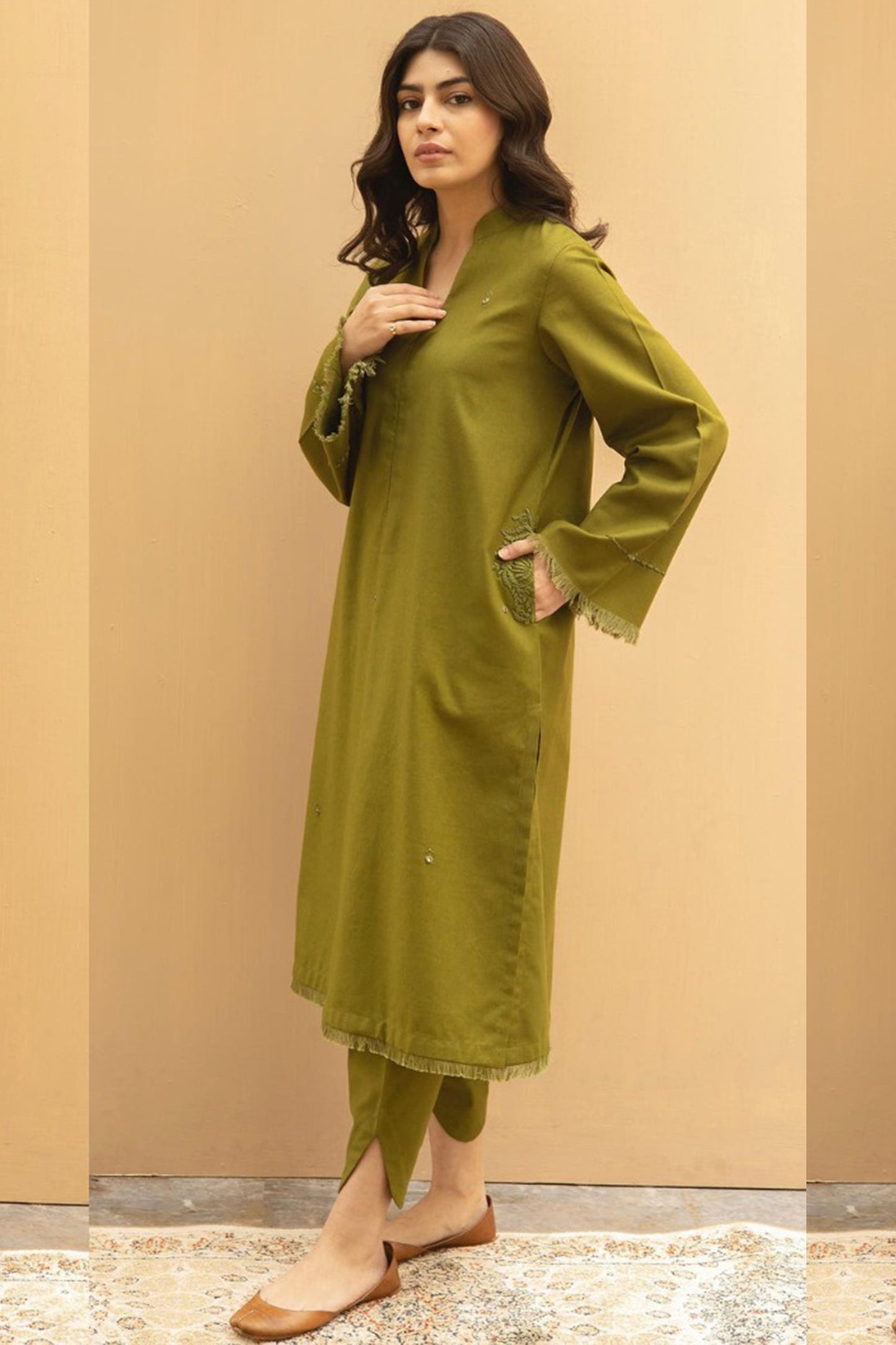 QN564-Winter 3PC Dhannak Embroidered Suit with Dhanak Embroidered Shawll