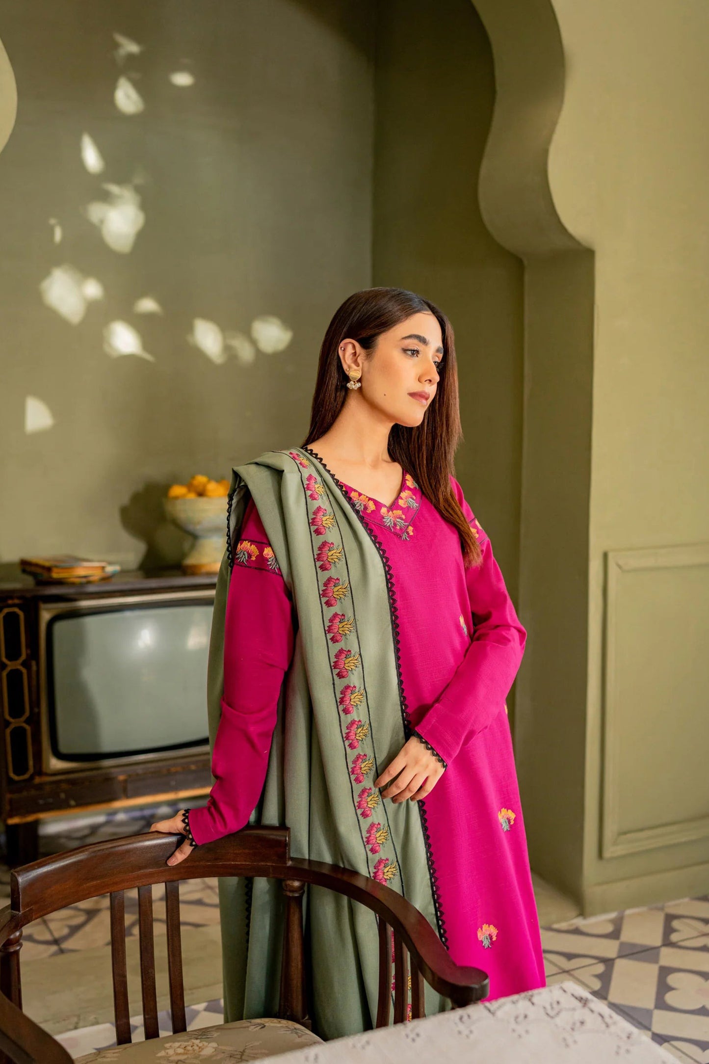 ZN571-WINTER 3PC Dhanak suit with Embroidered Shawll