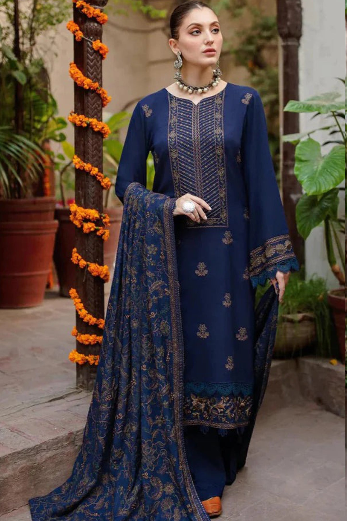 QN609-WINTER 3PC Embroidered Shirt With Heavy Embroidered Dhanak Shawl