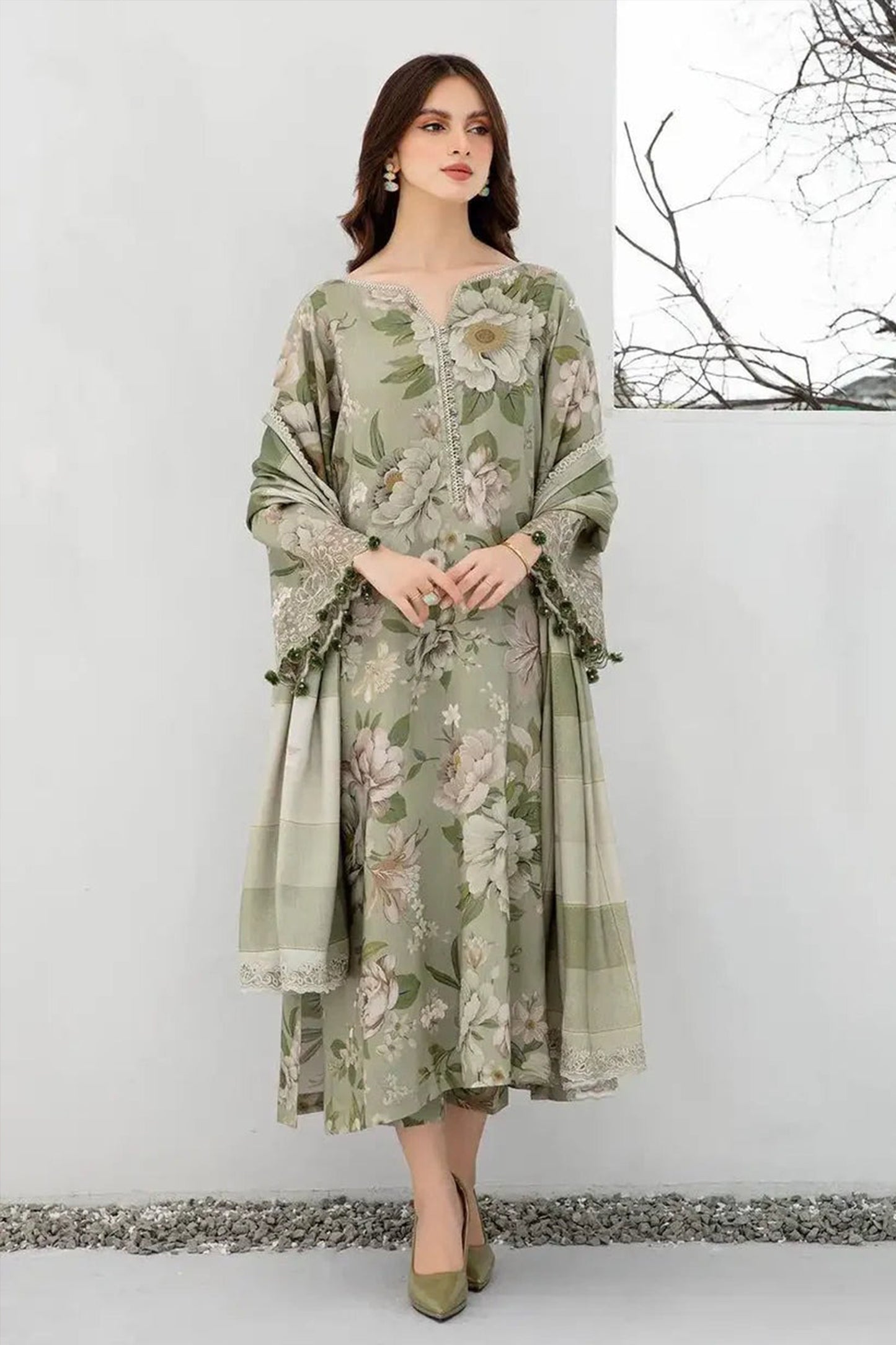 QN942- Winter 3PC Karandi Printed Suit