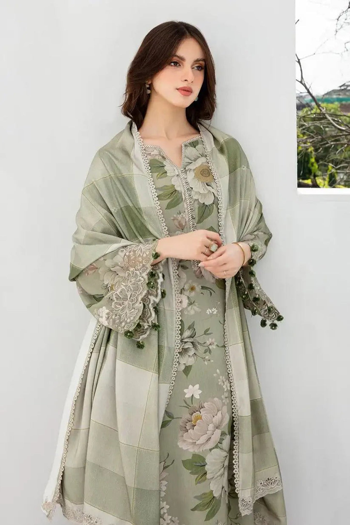 QN942- Winter 3PC Karandi Printed Suit