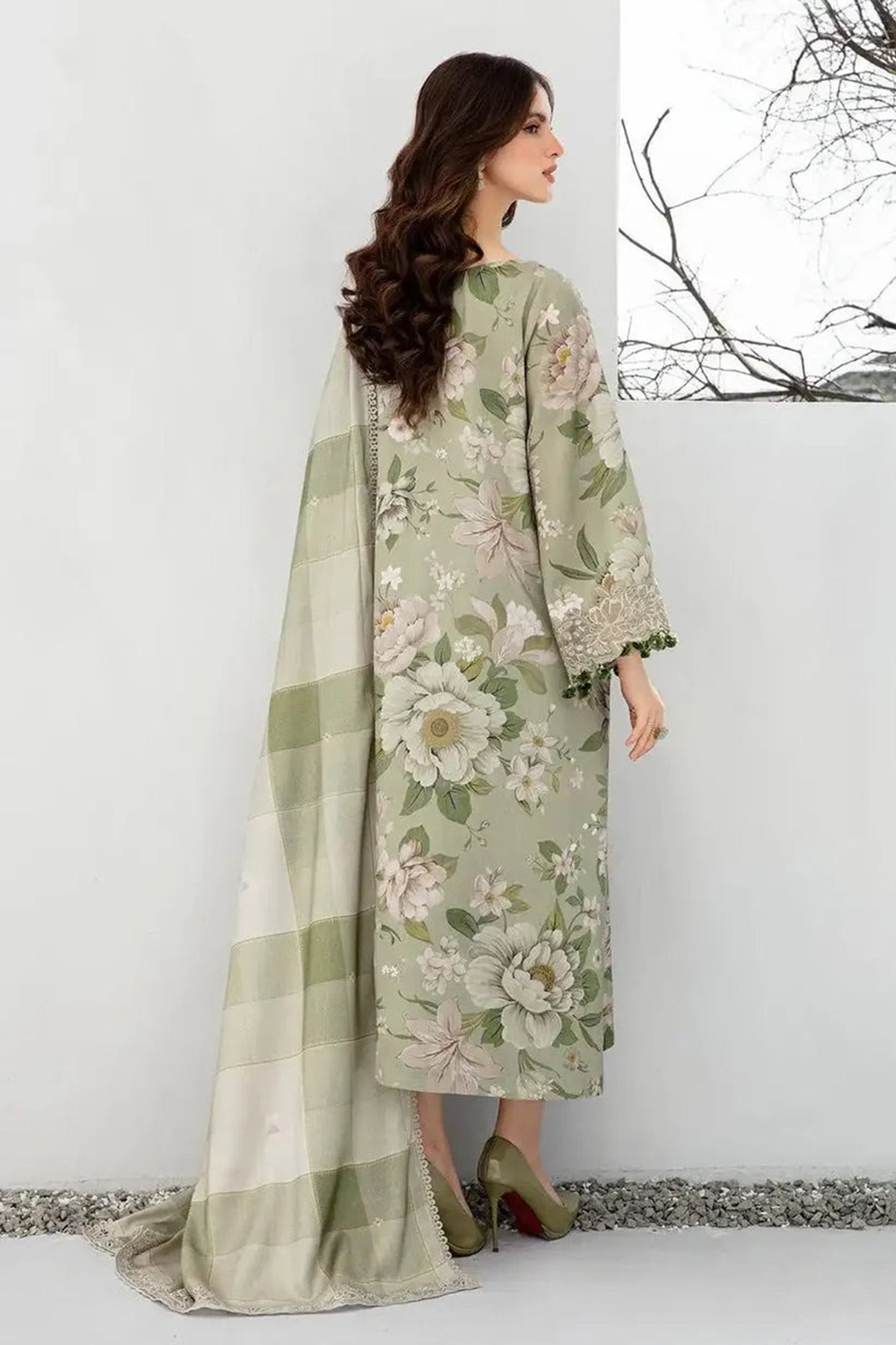QN942- Winter 3PC Karandi Printed Suit