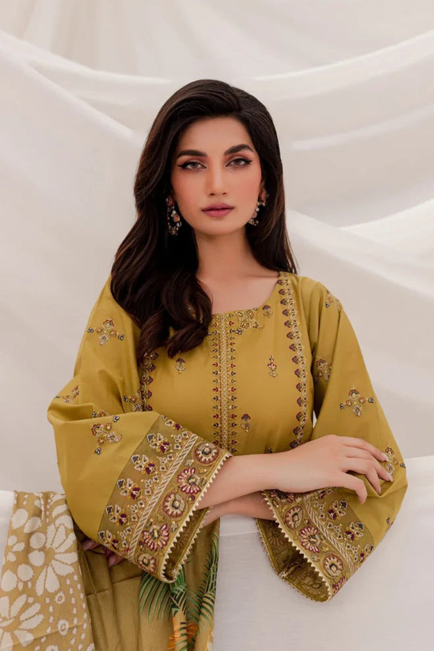 QN940-WINTER 3PC Dhannak Embroidered suit with Printed Shawll