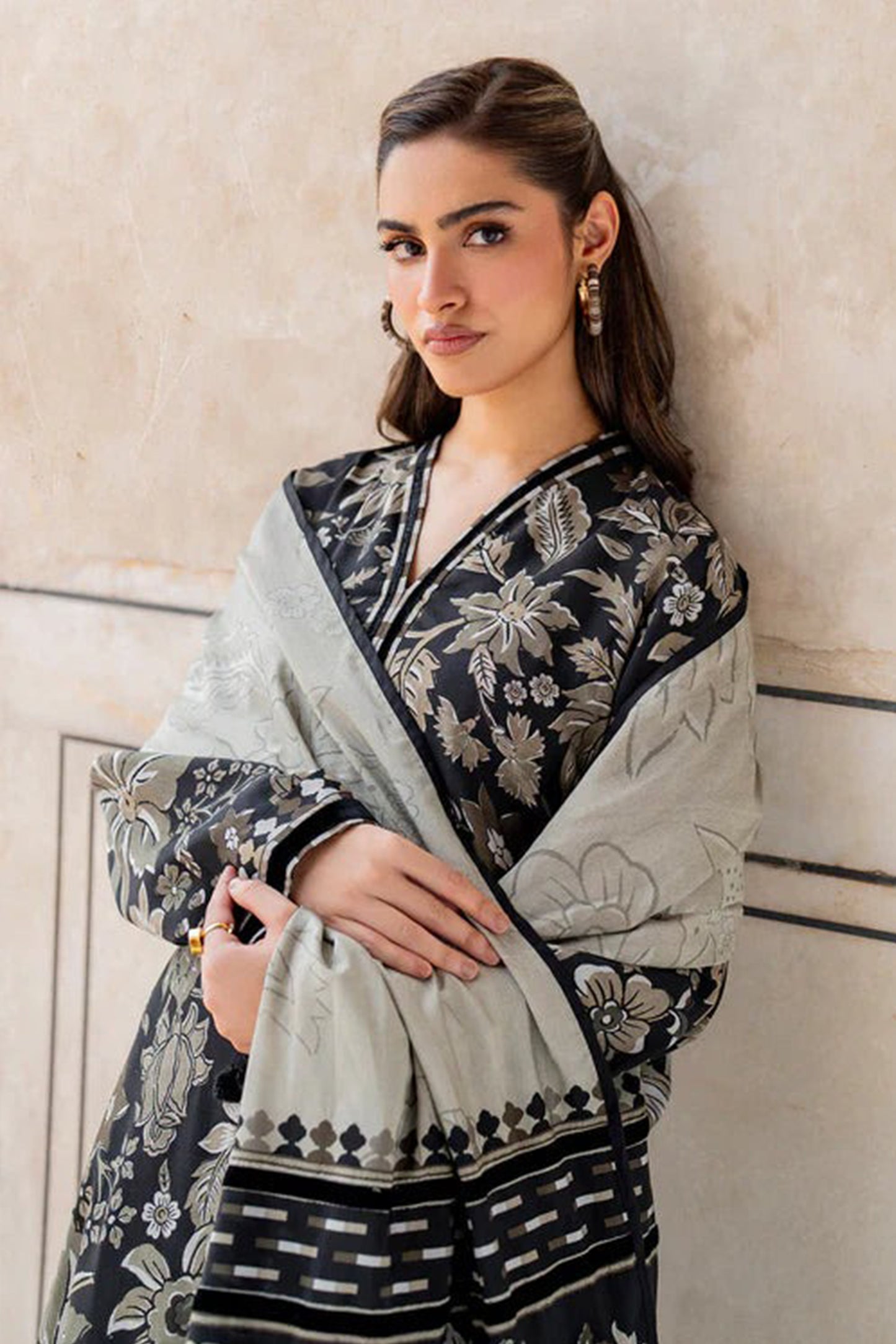 QN950- Baroque Winter 3PC Karandi Printed Suit
