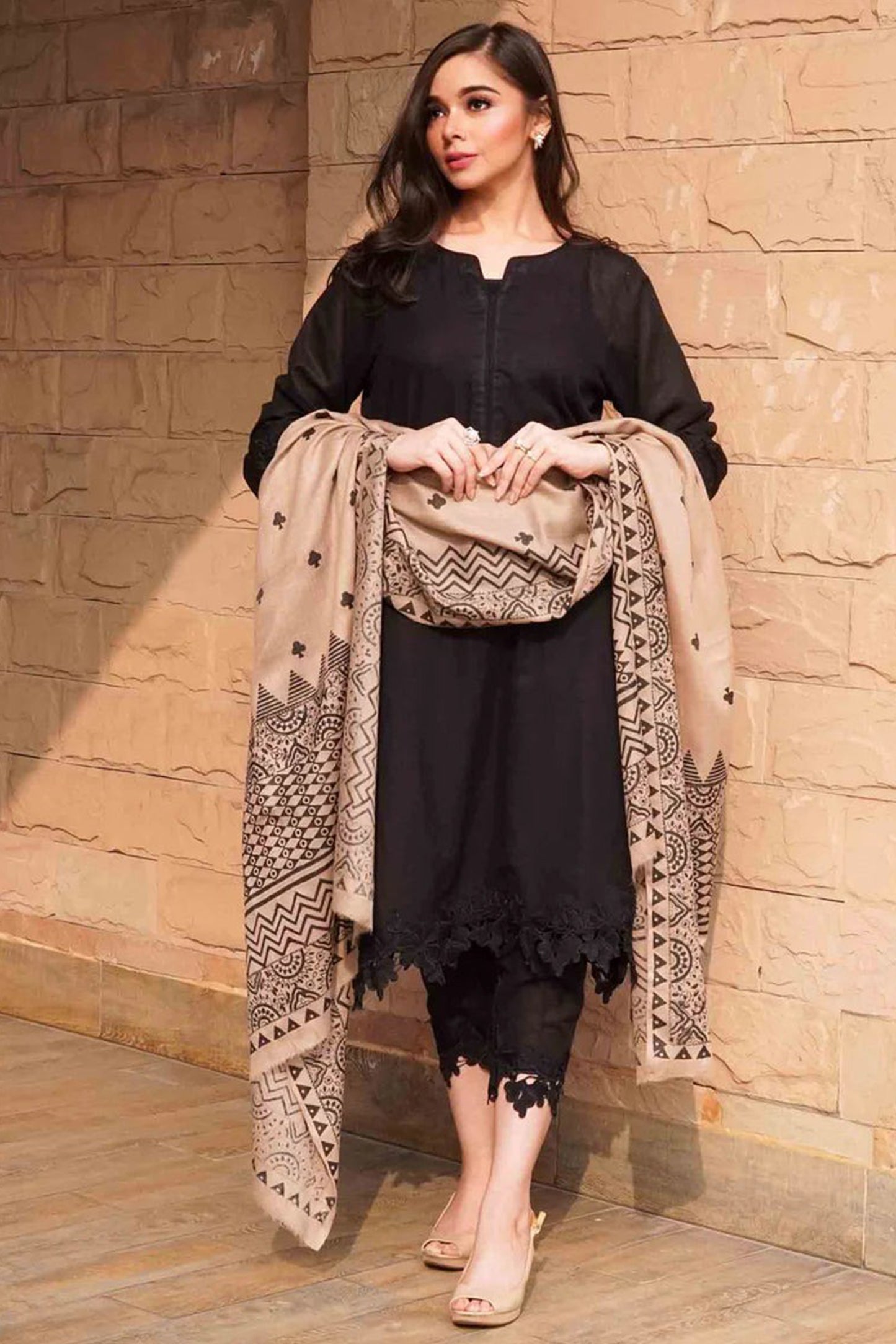 QN557-3PC Dhannak Winter Embroidered suit with Printed Shawll