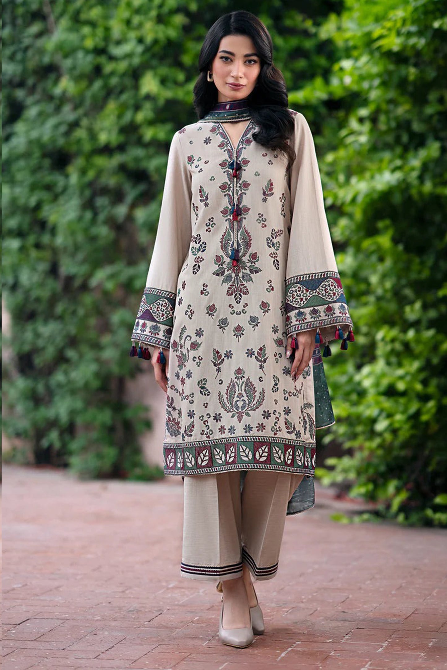 QN943-WINTER 3PC Dhannak Embroidered suit with Printed Shawll