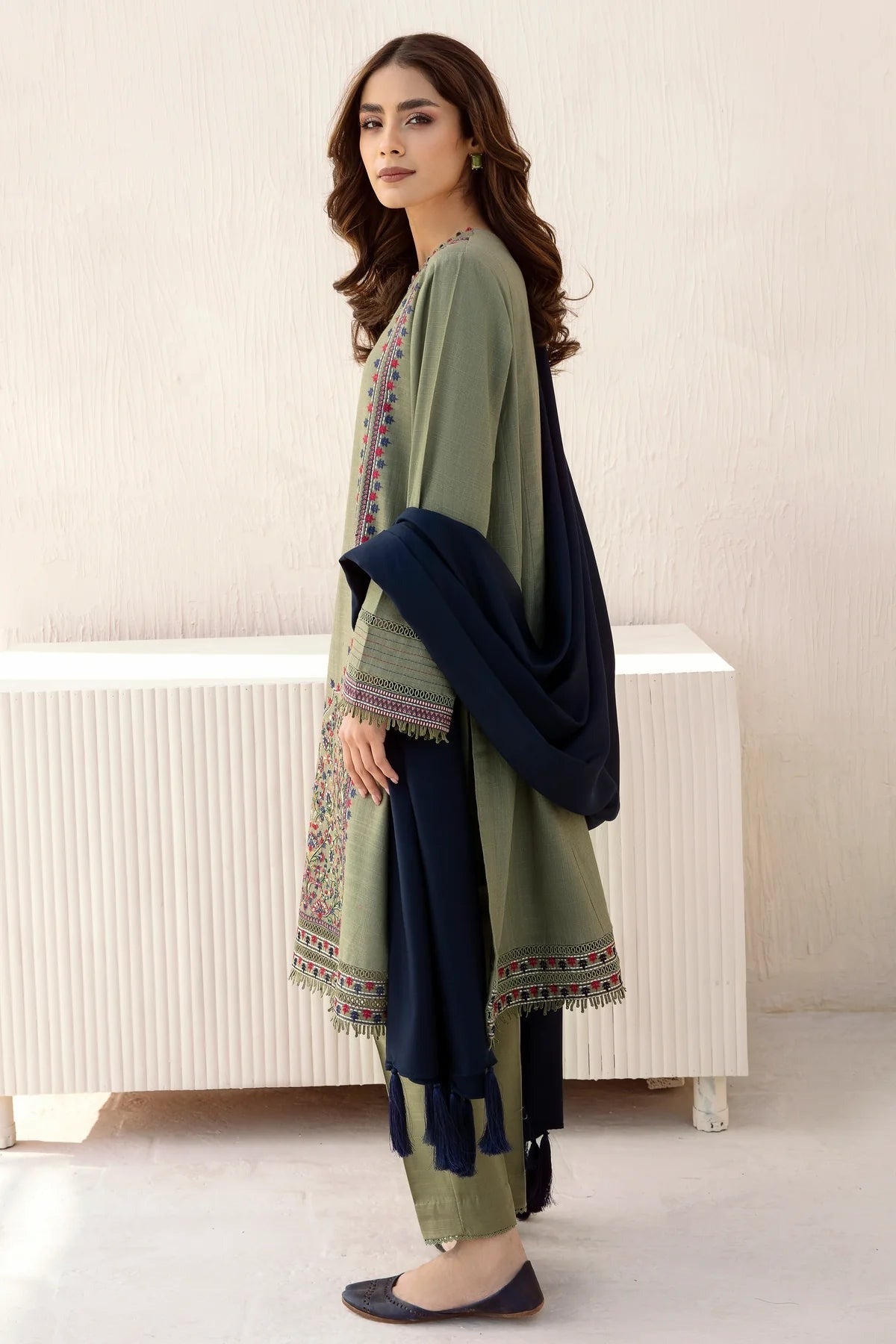 QN550-3pc Winter Embroidered khaddar Shirt With Bumble Wool Shawll