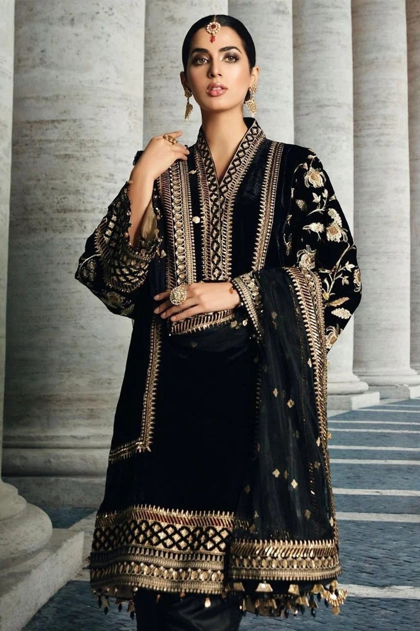 QN822 -WINTER Velvet Embroidered with Embroidered duppatta Winter Collection