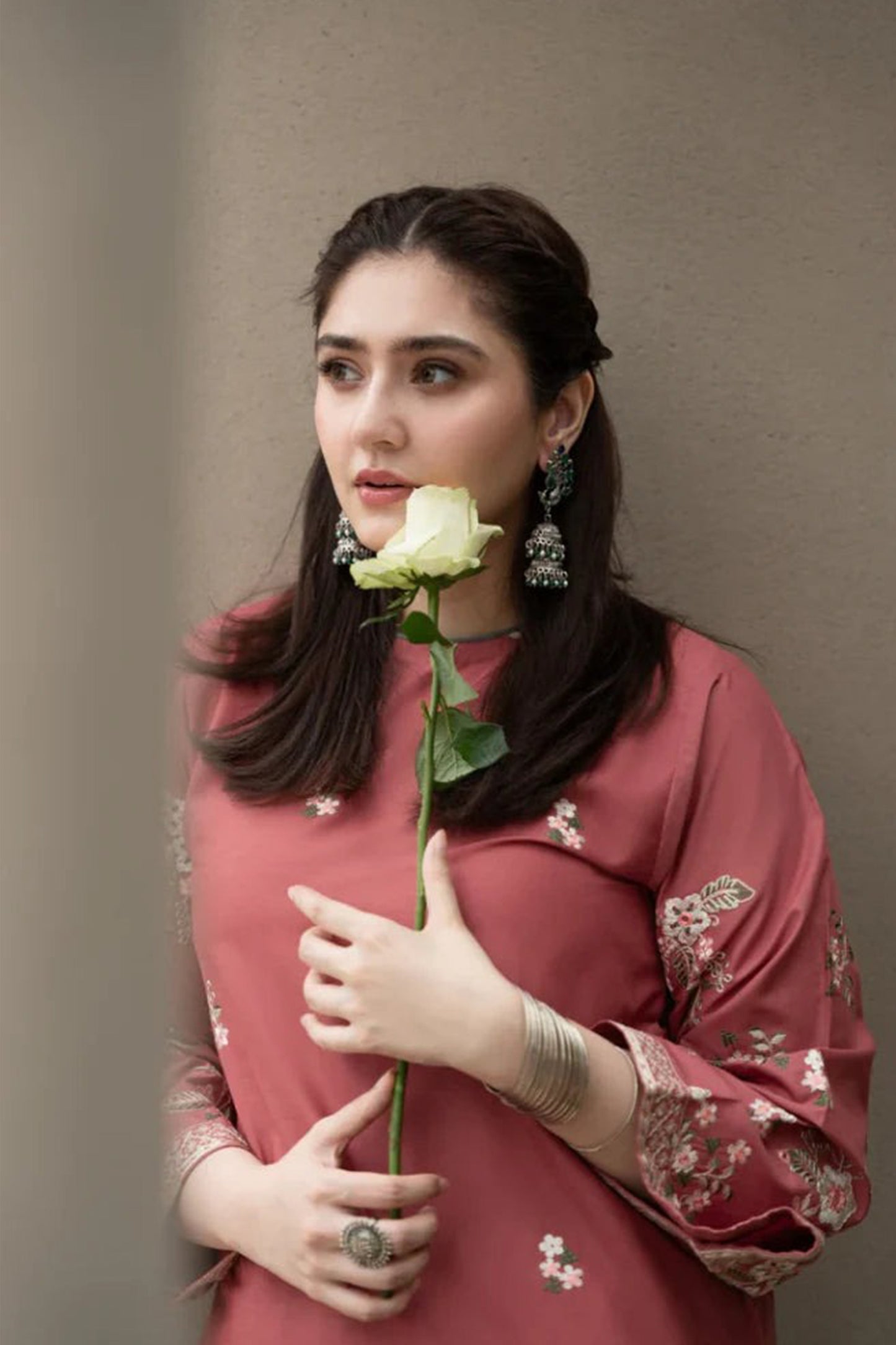 QN1065- 2PC Dhanak suit Embroidered