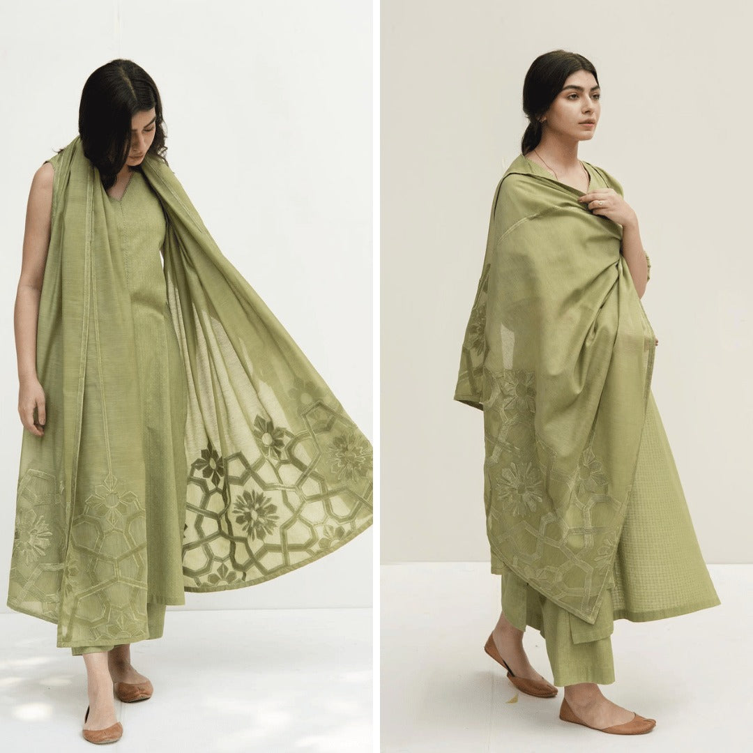 QN1015-SUMMER 3PC Lawn Shirt With Monar Embroidered Dupatta