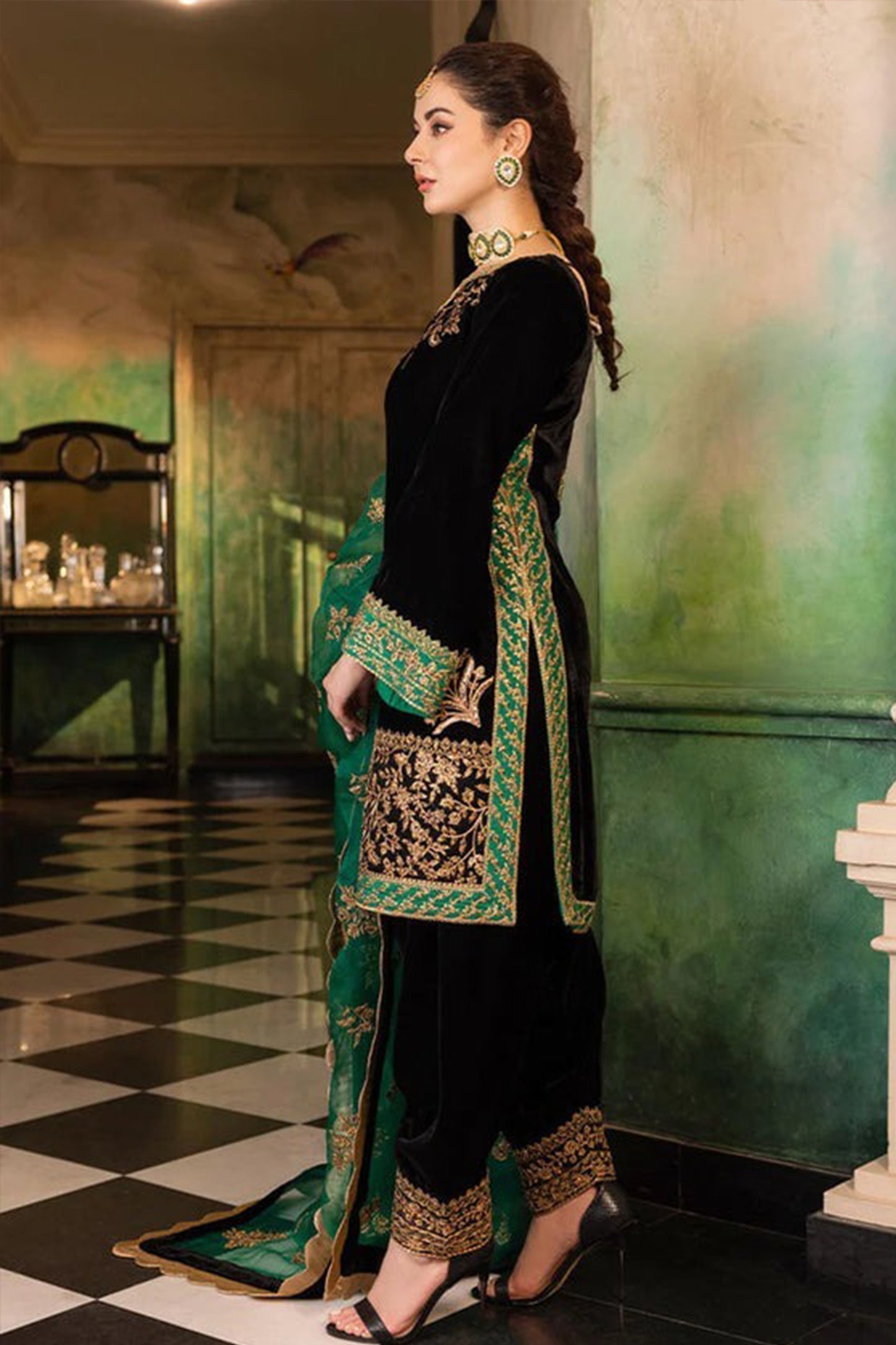 QN551 Velvet Winter Embroidered 3 Piece Dress With Organza embroidered Dopata