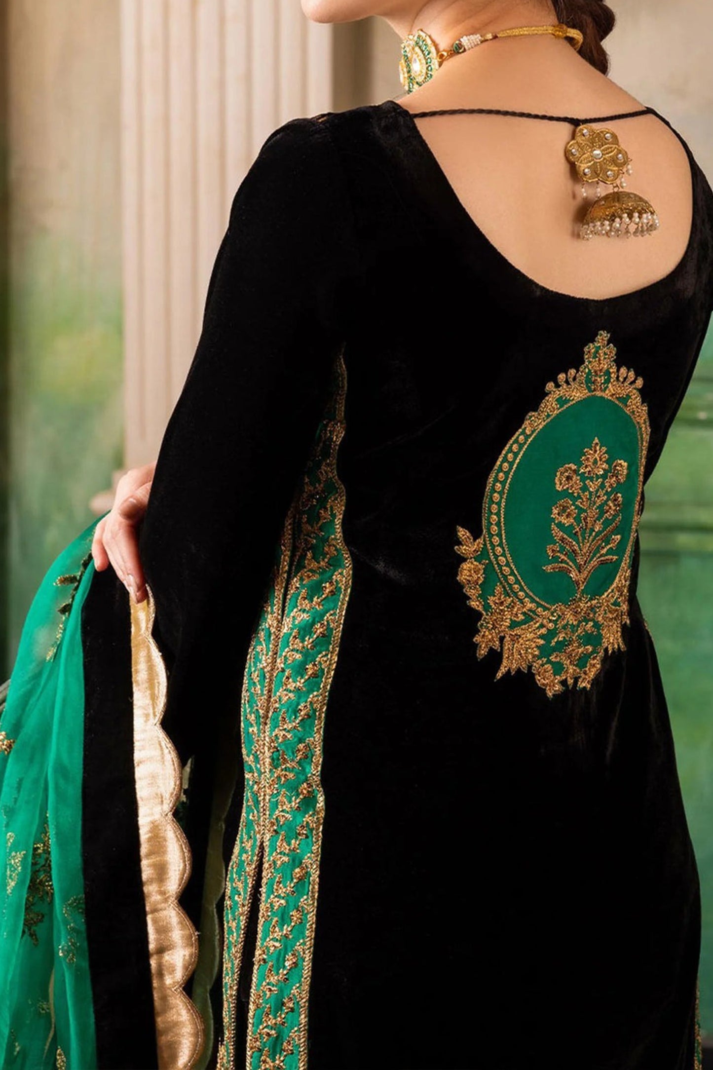 QN551 Velvet Winter Embroidered 3 Piece Dress With Organza embroidered Dopata