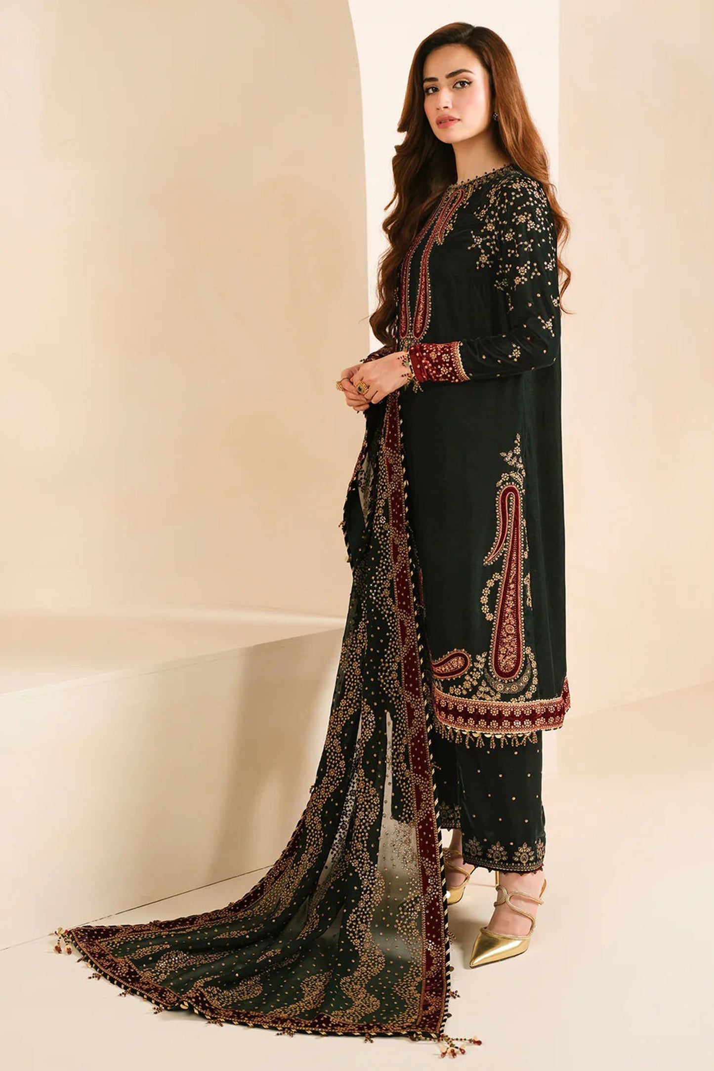 QN1102- Velvet Winter Embroidered 3 Piece Dress With Organza Printed Dopata
