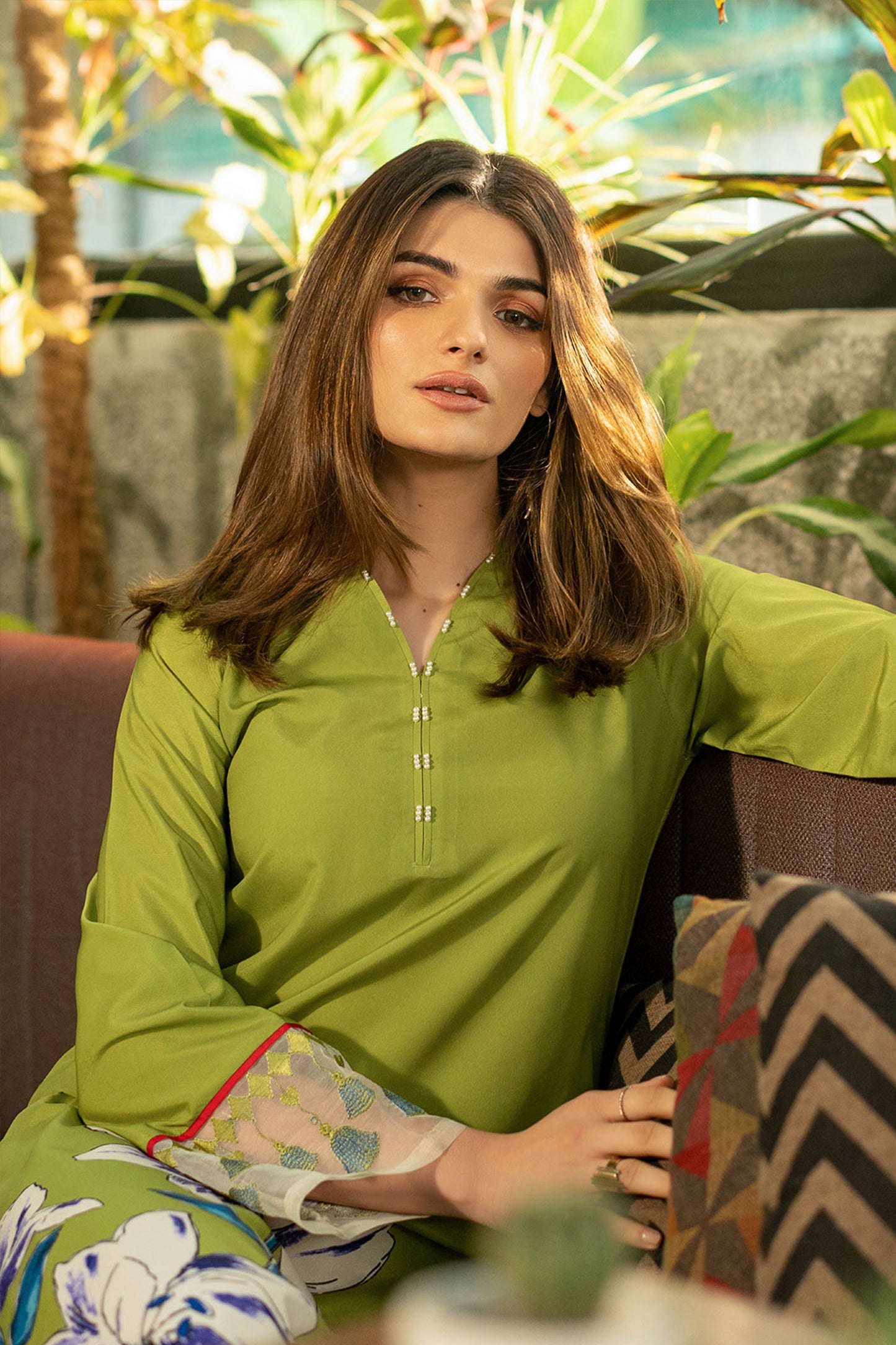 QN829-3PC-WINTER Unstitched silk fabric in floral print.
