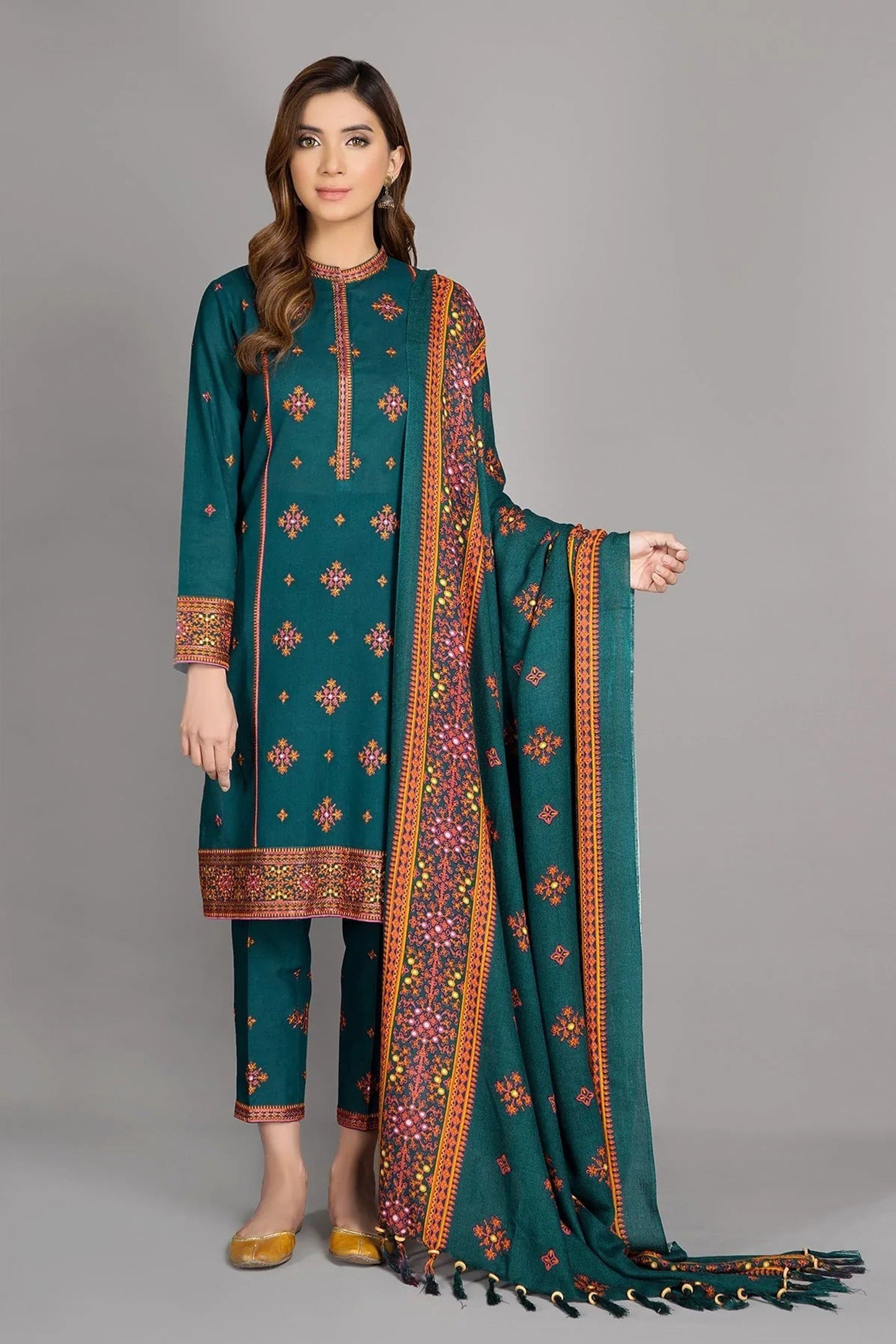 QN527- WINTER kayseria-3Pc Linen Winter Collection Heavy Embroidered Suit