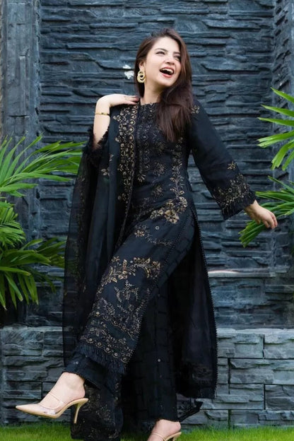 QN005-WINTER NISA - 3PC Khaddar Embroidered Shirt With Chiffon Embroidered Dupatta