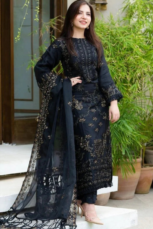 QN005-WINTER NISA - 3PC Khaddar Embroidered Shirt With Chiffon Embroidered Dupatta