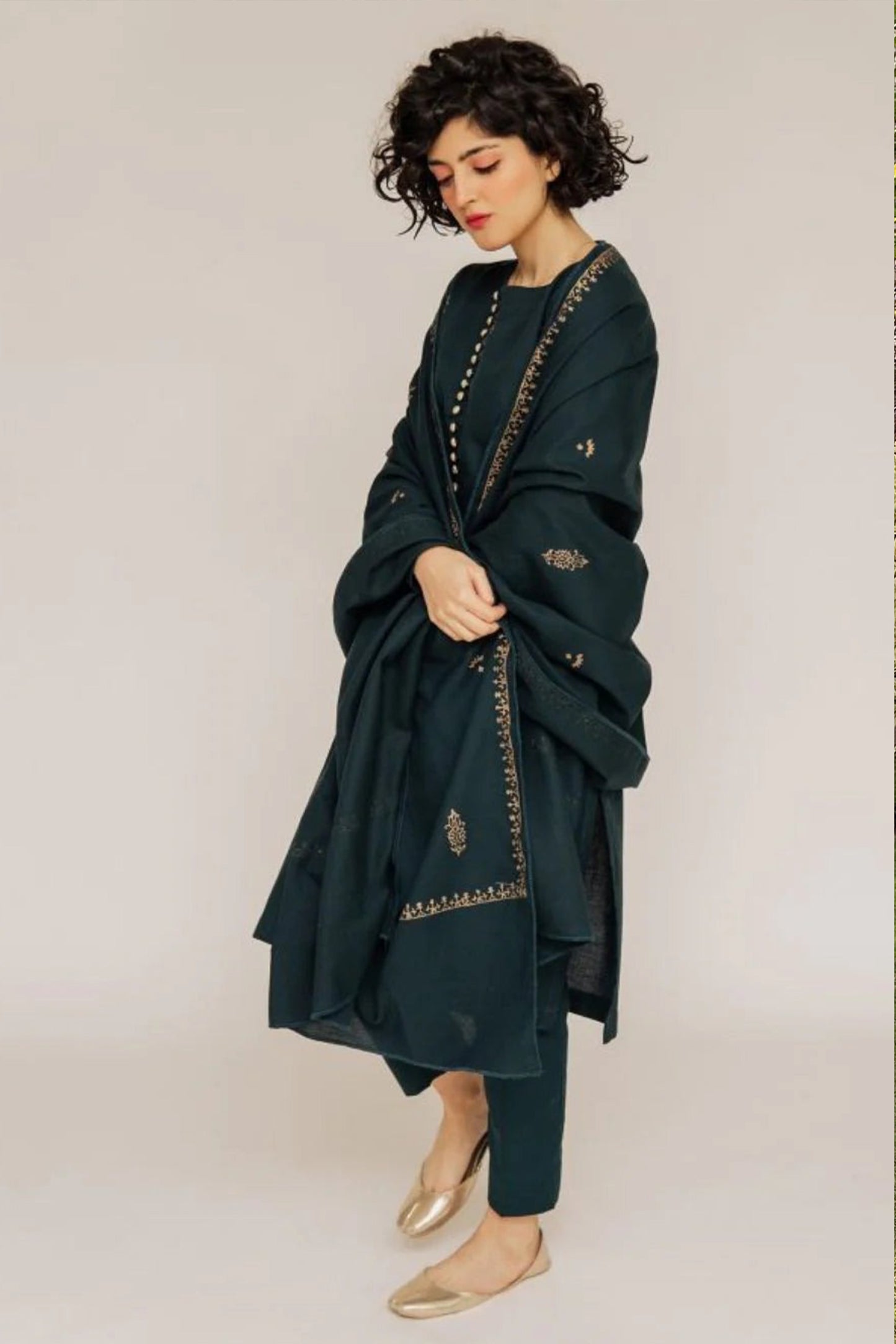 QN566-Winter 3PC Dhannak Embroidered Suit with Dhanak Embroidered Shawll