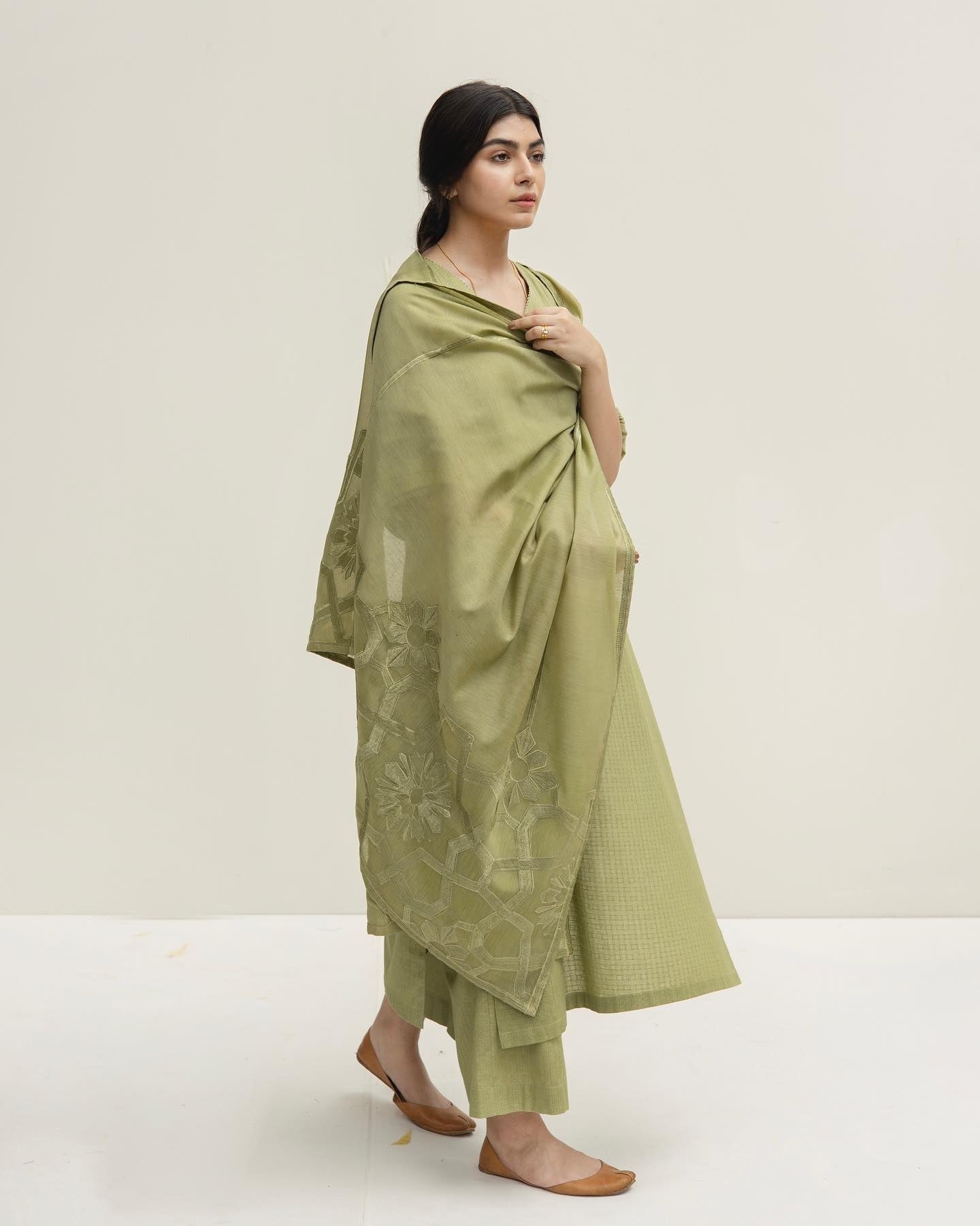 QN1015-SUMMER 3PC Lawn Shirt With Monar Embroidered Dupatta