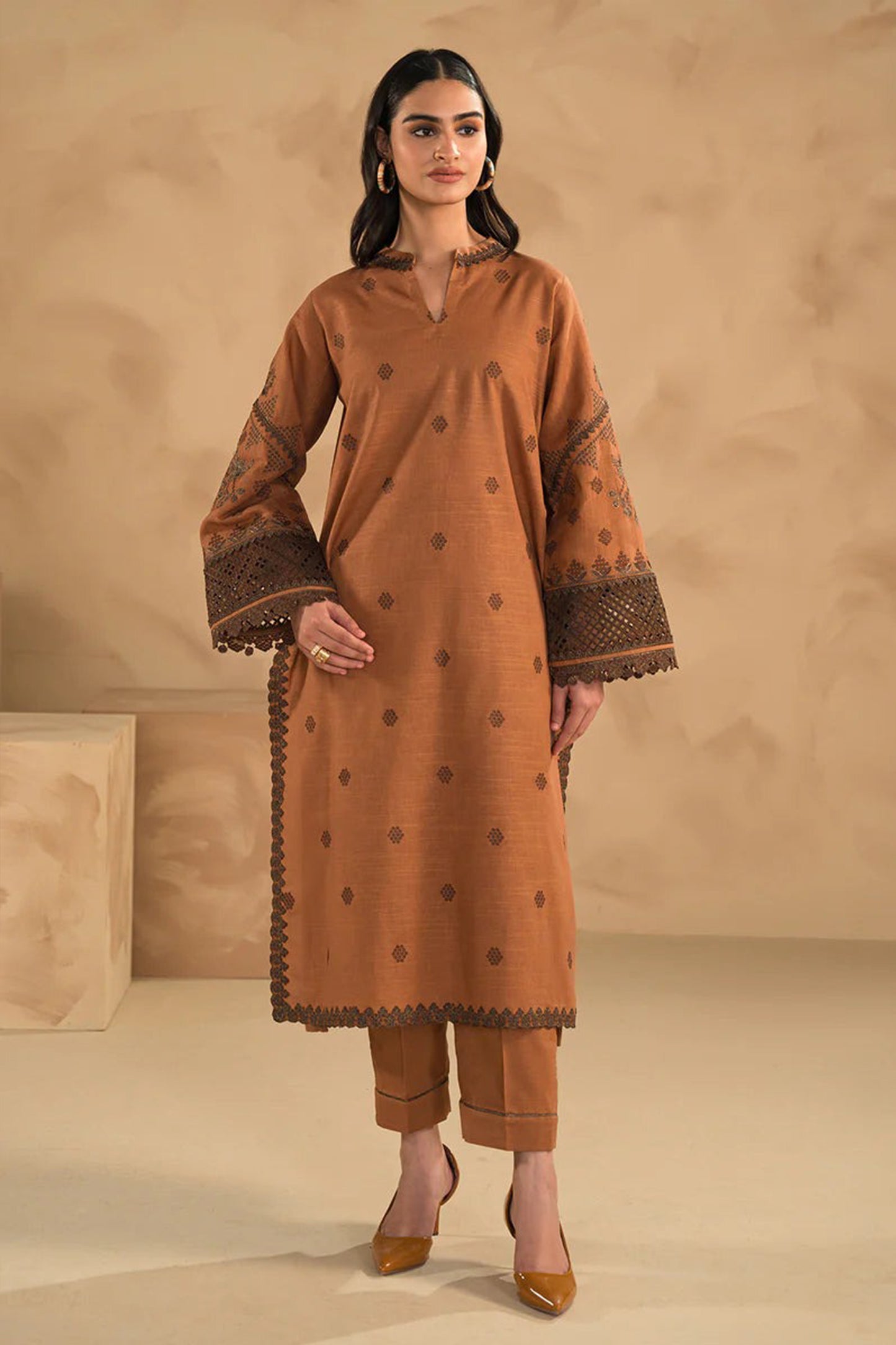 QN631-WINTER 3PC Dhannak Embroidered suit with Printed Shawll