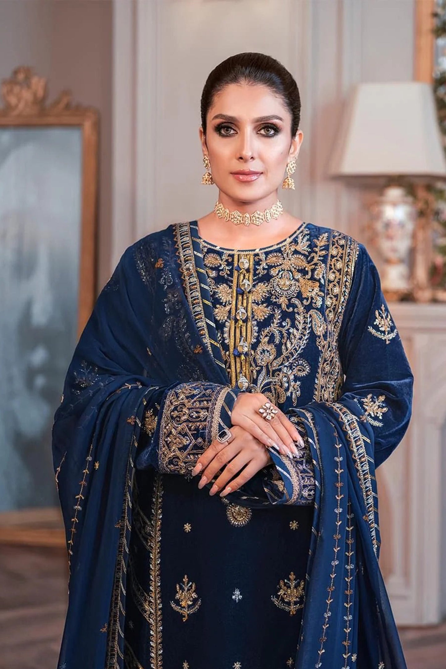 QN607-WINTER Embroidered Velvet Three piece With Embridered Chiffon Duppatta