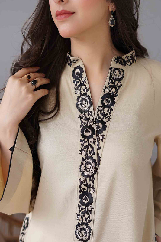 QN407-WINTER 3PC Dhanak suit with Embroidered Shawll